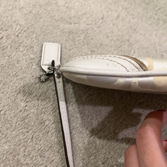 Coach wristlet - Picture 5 of 6